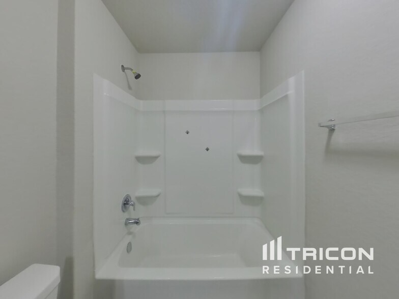 Building Photo - 8443 Amistad Cove