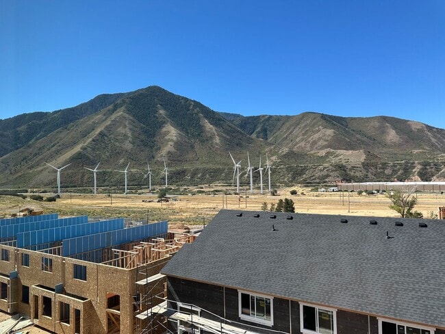 Building Photo - 5260 Acacia Dr