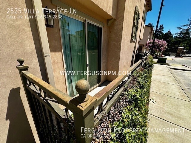 Building Photo - 2525 Villa Terrace Ln