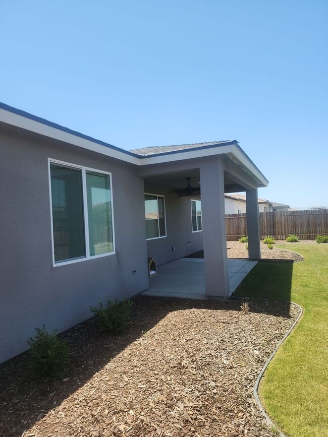 Building Photo - Your new home is here! Enjoy the charm of ...