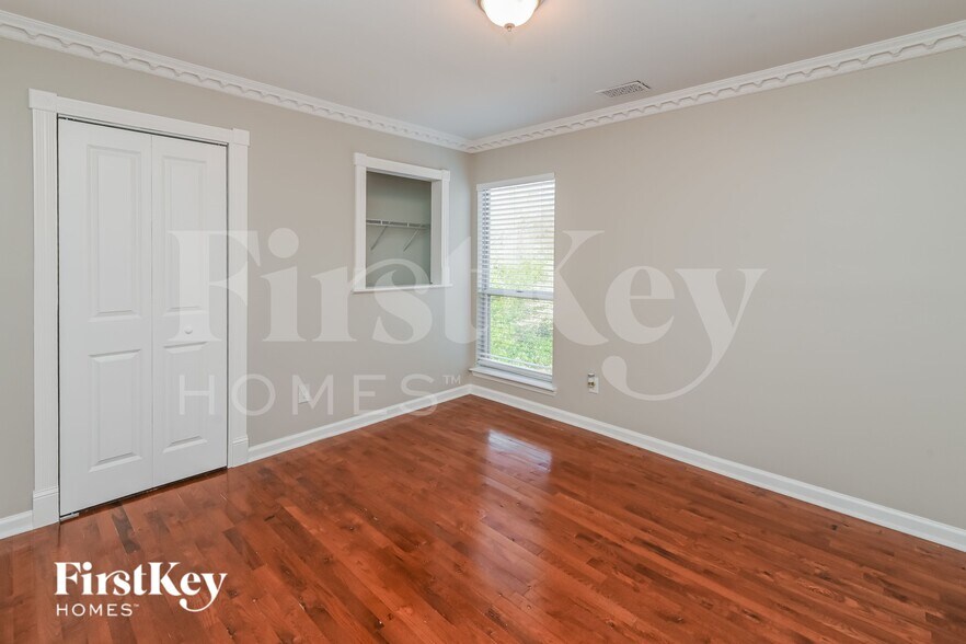 Building Photo - 10706 Trumble Ln