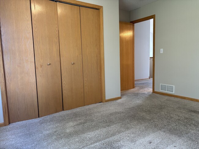Building Photo - 1349 Willow Trail