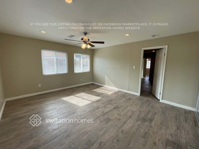 Building Photo - 3924 W 104th St