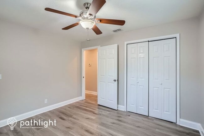 Building Photo - 304 W Fern St