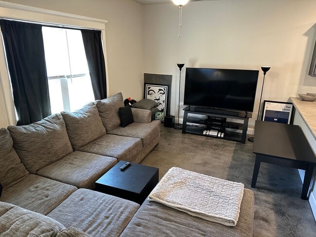 Building Photo - Three Bedroom Near Five Points Available