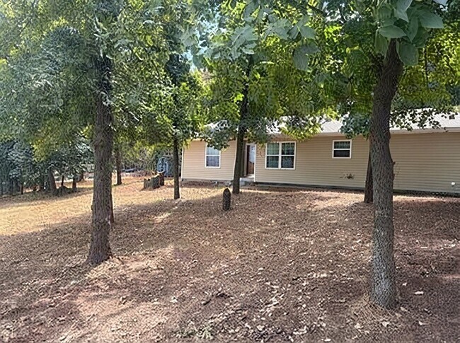 Building Photo - 19000 Pecan Valley Rd
