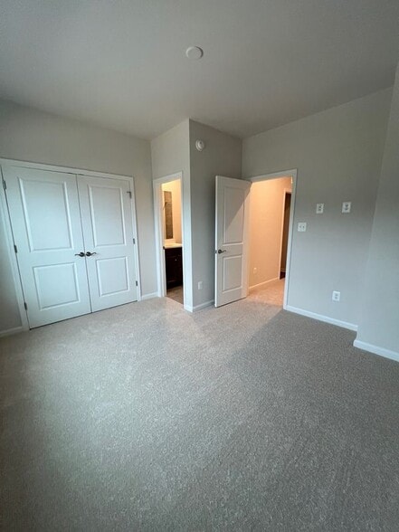 Primary Photo - 6072 Beake St