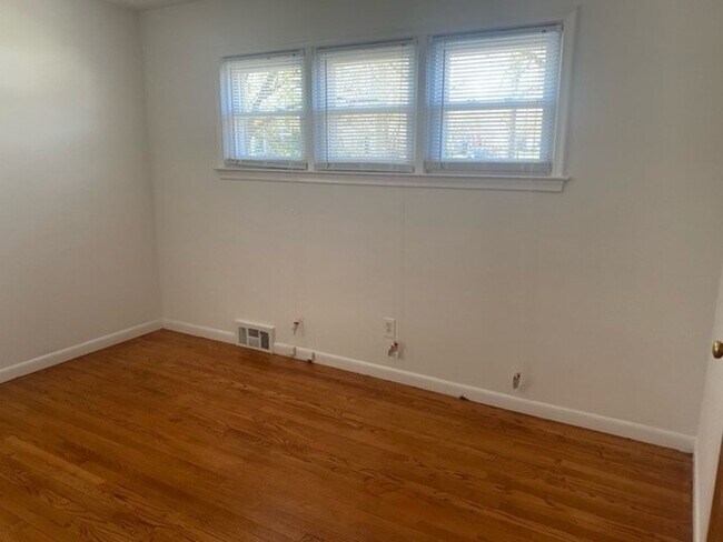 Building Photo - Birmingham Two Bedroom Flat