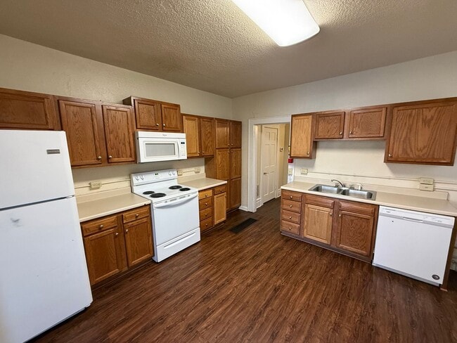 Building Photo - 113 Chittenden Ave