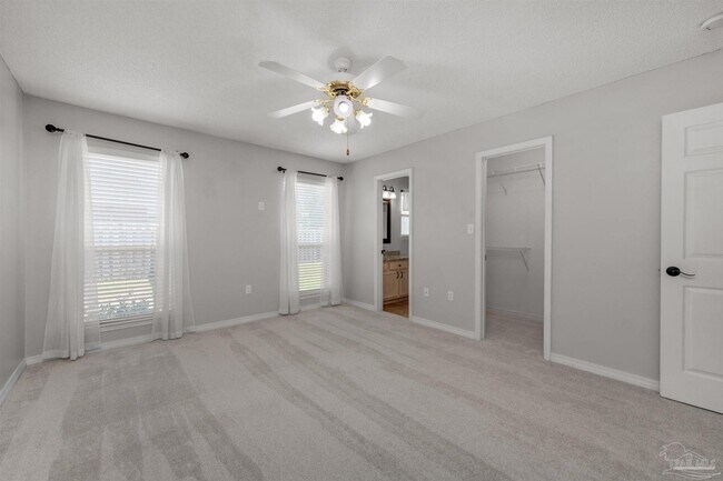 Building Photo - 6545 Fern St