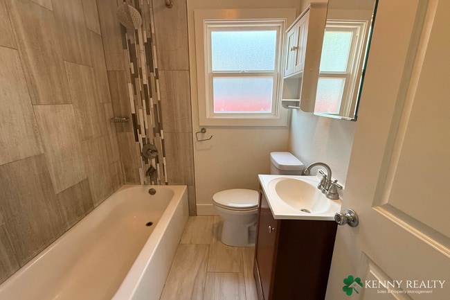 Building Photo - 3 Bedroom, 2 Bathroom (Main House + ADU) -...