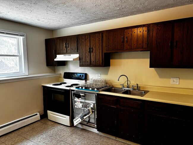 Building Photo - Briarwood 10