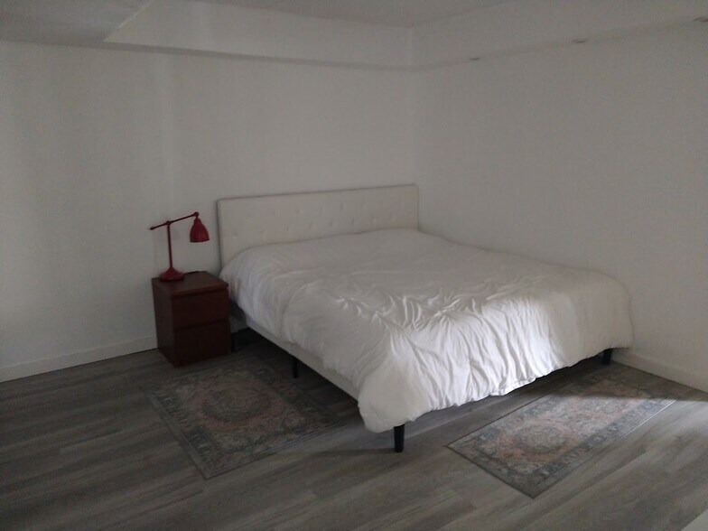 Master Bedroom - 6039 Collins Ave