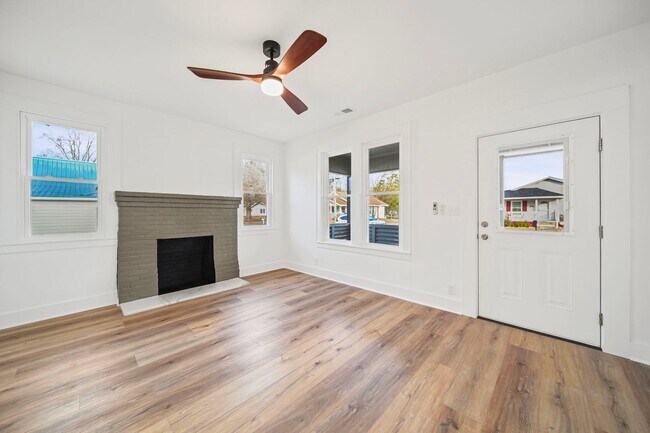 Building Photo - 1703 Lowder St