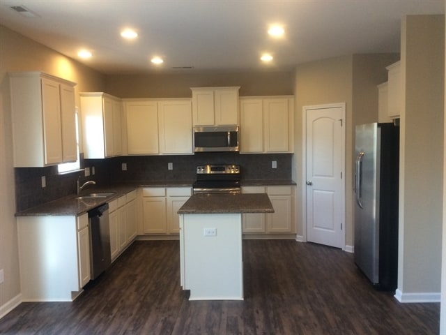 Building Photo - 2938 Deep Cove Dr NW