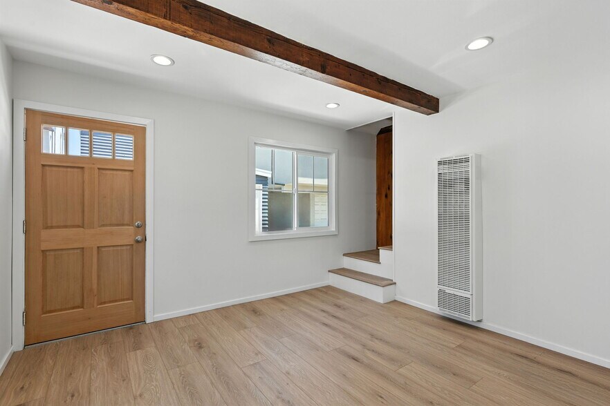 Building Photo - 24 3rd Ct