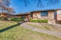 Building Photo - 2855 W 9th St