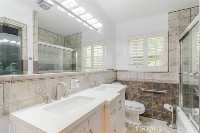 Building Photo - 660 Woodbury Rd