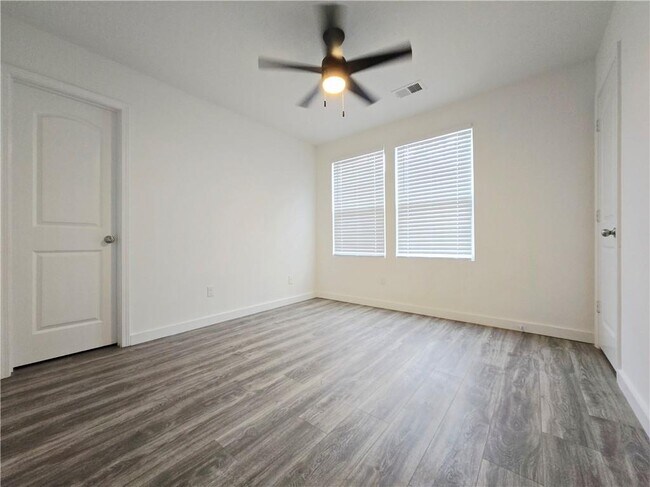 Building Photo - 2529 Piering Dr