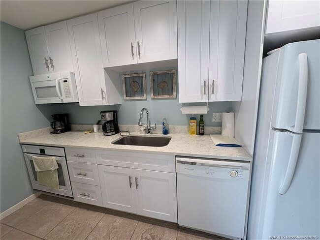 Building Photo - 4492 NE Ocean Blvd