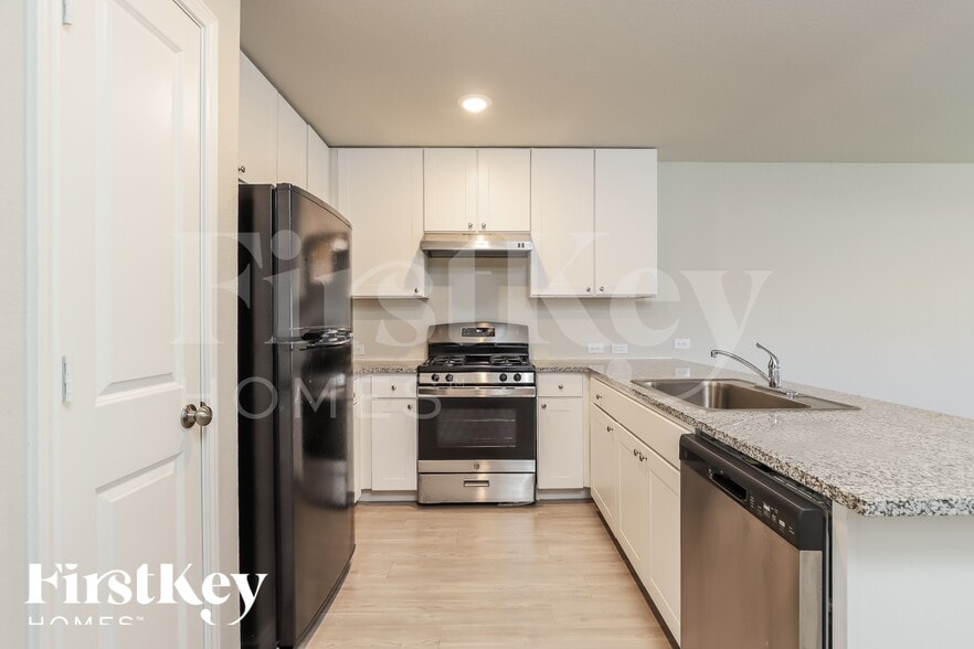 Building Photo - 14030 Silos Meadows