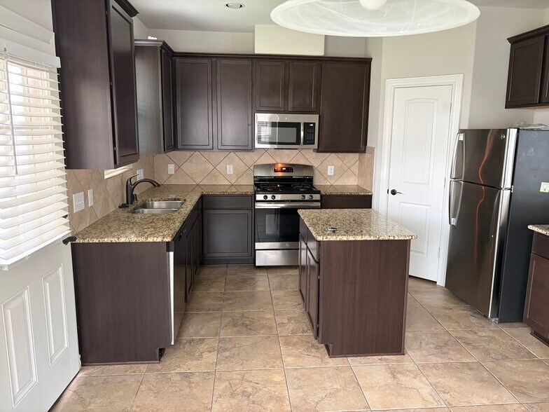 Building Photo - 3634 Diamond Creek Dr