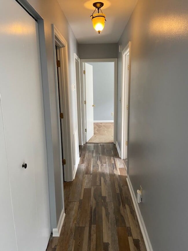 Building Photo - Rural & Adorable Rancher for Rent on large lot!