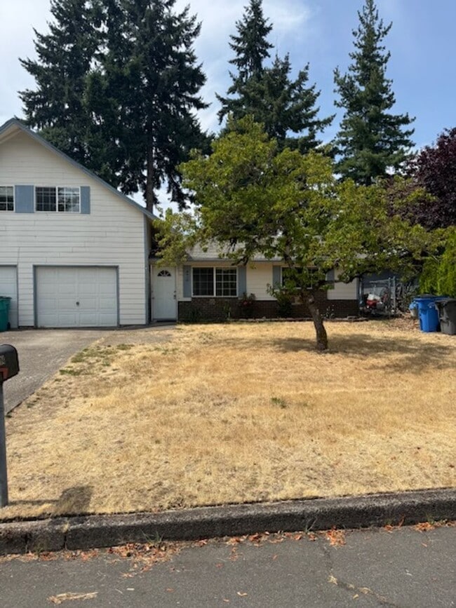 Building Photo - Spacious 4-Bedroom Duplex Near Westfield Mall