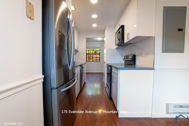 Building Photo - 175 Evandale Ave