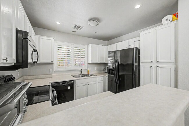 Building Photo - 6730 E Preston St