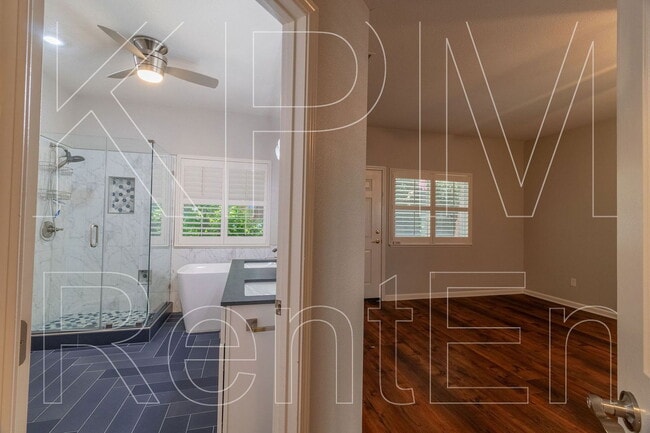 Building Photo - 10314 Creek Trail Cir
