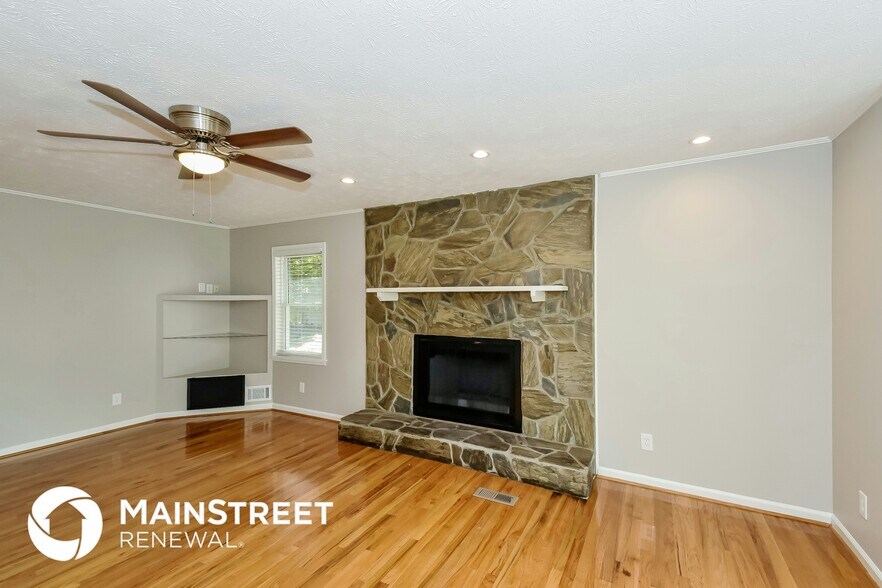 Building Photo - 4705 Jaybird Ln SW