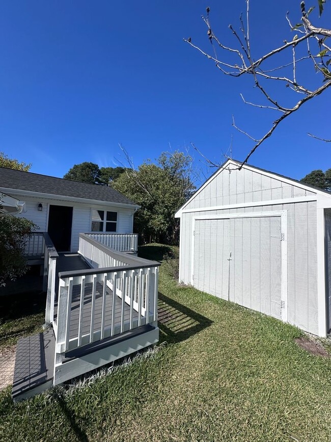 Building Photo - House for Rent