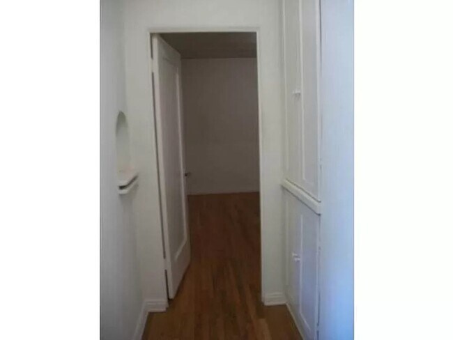 Building Photo - 204CO