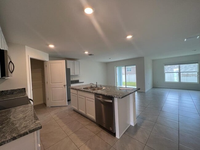 Building Photo - 5015 SW 88th Pl