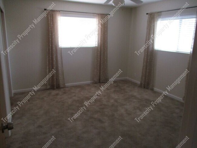 Building Photo - 55-Plus Community Dreamland Villa Retirement