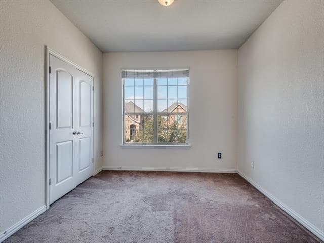 Building Photo - 4514 Periwinkle Dr