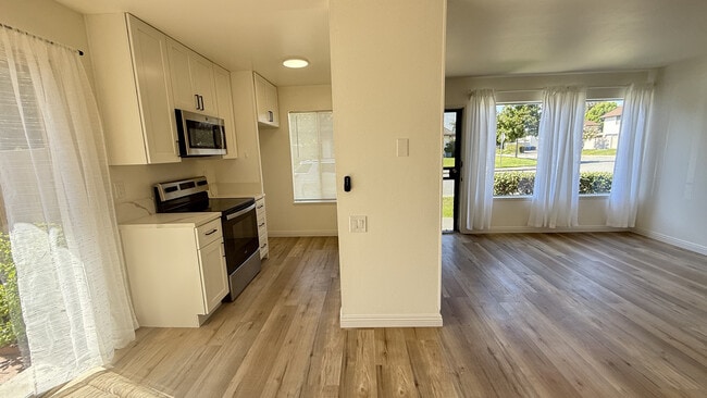 Building Photo - 1720 Orinda Ct