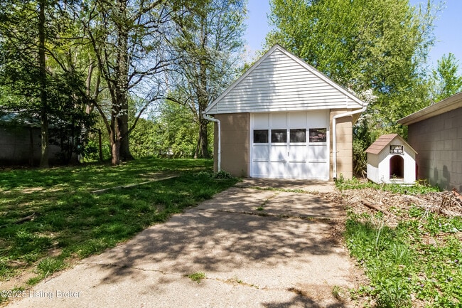 Building Photo - 4620 Hillside Dr