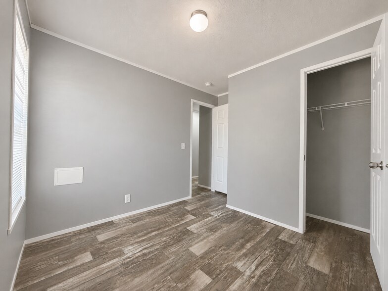 Building Photo - 11853 Cascade Cir