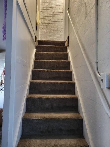 Building Photo - 355 E 500 N