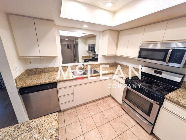 Building Photo - Canyon Shores Two Bedroom Cathedral City