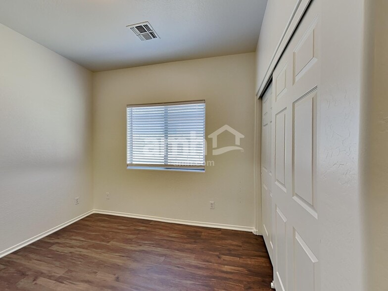 Building Photo - 10121 W Luxton Ln