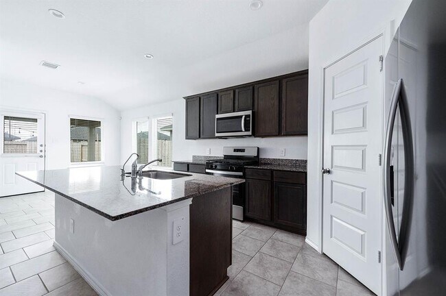 Building Photo - 1010 Appaloosa Ln