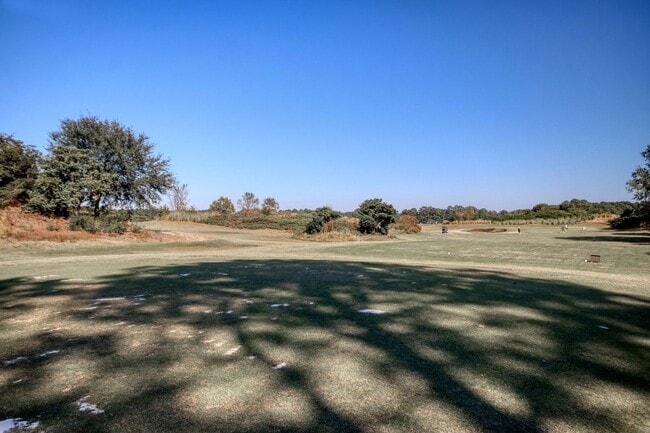 Building Photo - 3-Bedroom, 2Bath Condo end unit