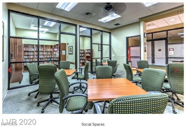 Building Photo - 2335 Meteor Shower St