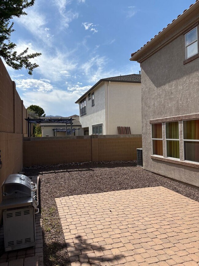 Building Photo - Furnished, 1-Year Long-Term Rental