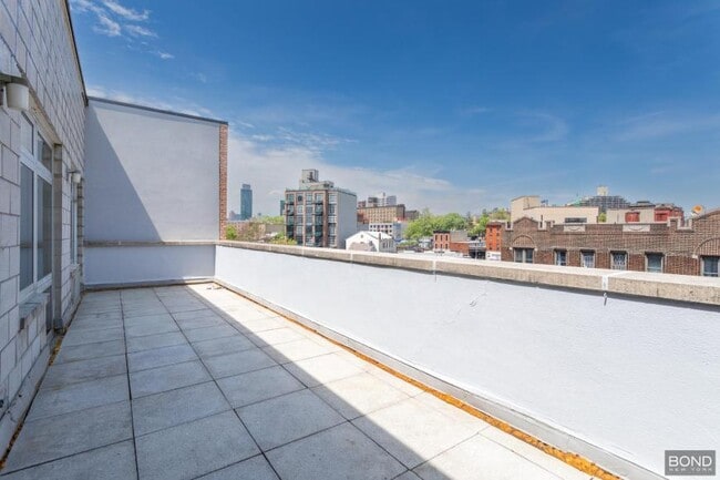 Building Photo - 1 bedroom in Astoria NY 11102