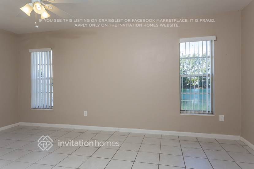 Building Photo - 16310 SW 109th Ave