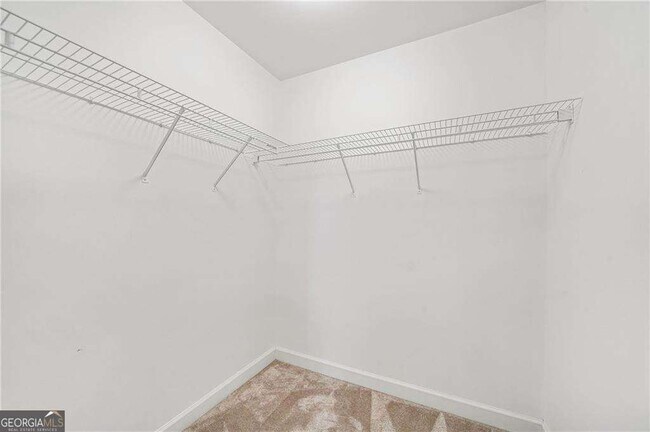 Building Photo - 1086 Pine Grove Ave NE